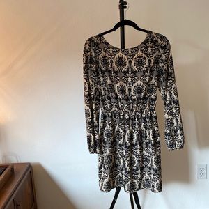 J&M Clothing - long sleeve black and tan dress